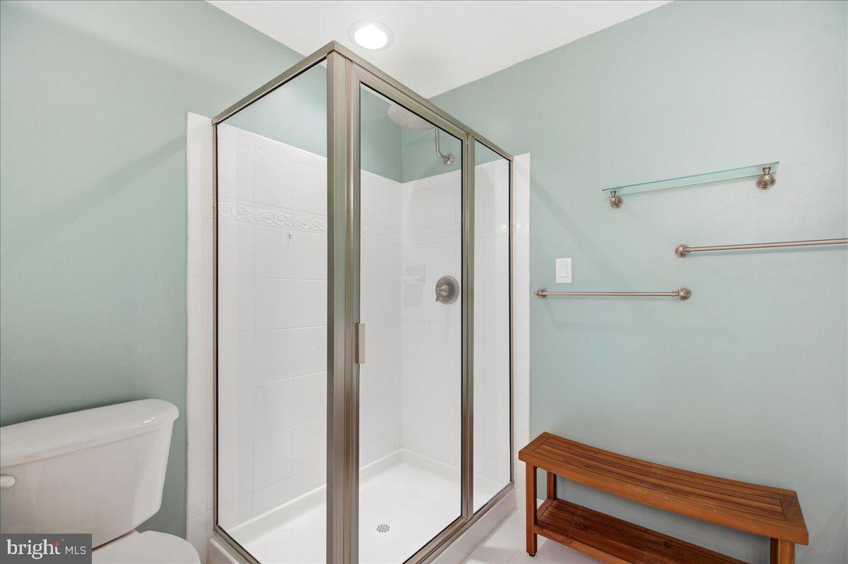 OYSTER BAY CONDOMINIUMS - Residential