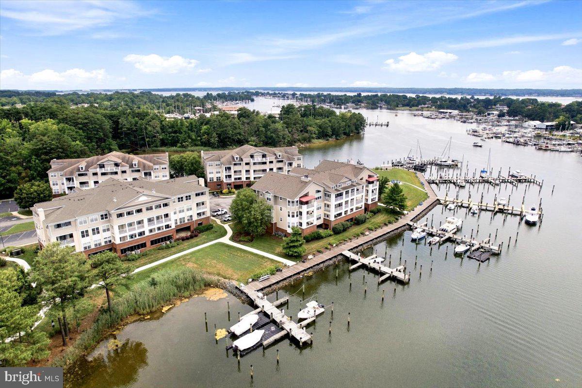 OYSTER BAY CONDOMINIUMS - Residential