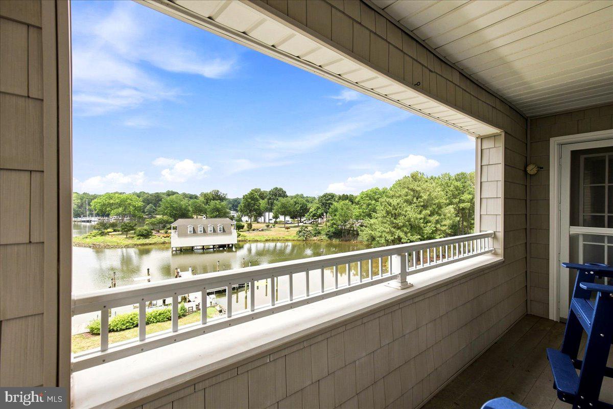OYSTER BAY CONDOMINIUMS - Residential