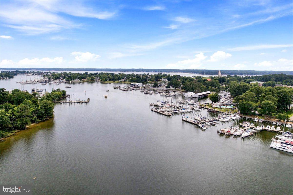 OYSTER BAY CONDOMINIUMS - Residential
