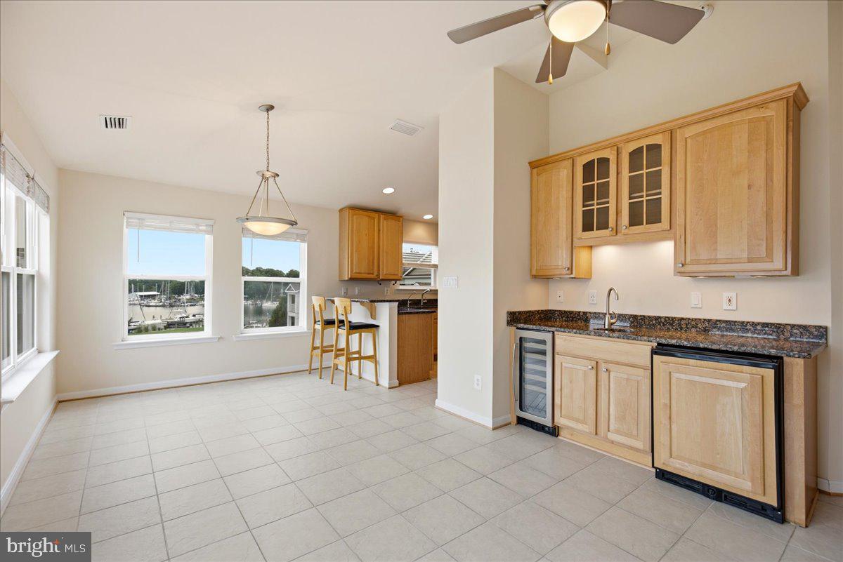 OYSTER BAY CONDOMINIUMS - Residential