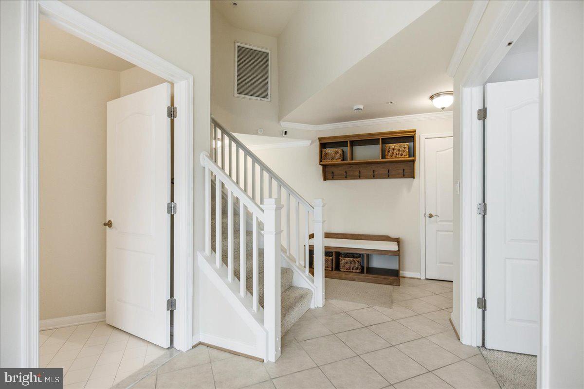 OYSTER BAY CONDOMINIUMS - Residential