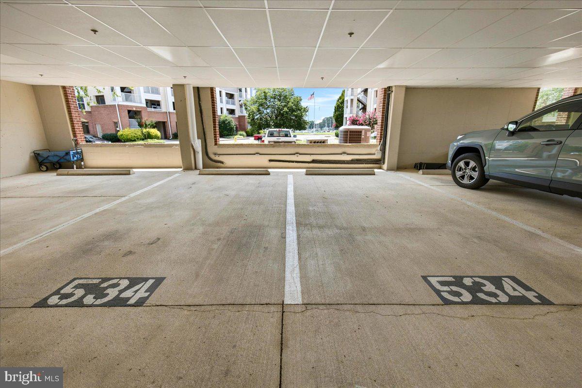OYSTER BAY CONDOMINIUMS - Residential