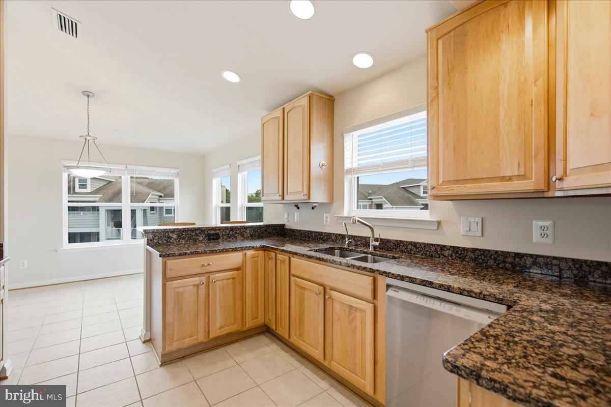OYSTER BAY CONDOMINIUMS - Residential