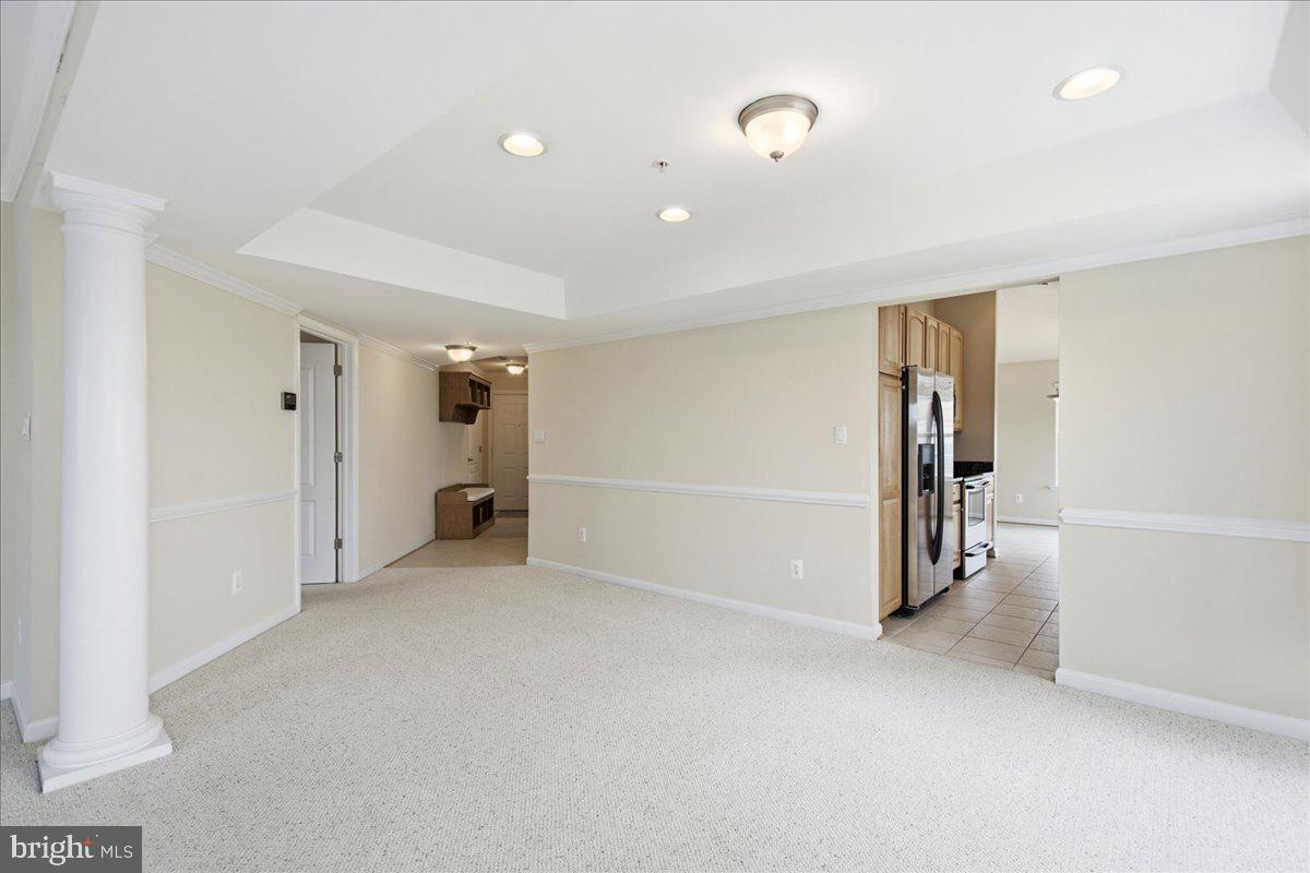 OYSTER BAY CONDOMINIUMS - Residential