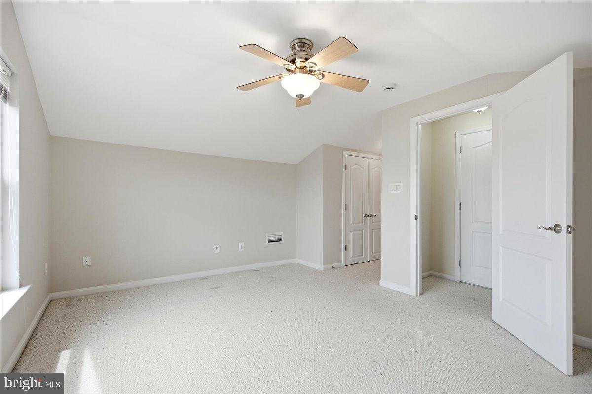 OYSTER BAY CONDOMINIUMS - Residential