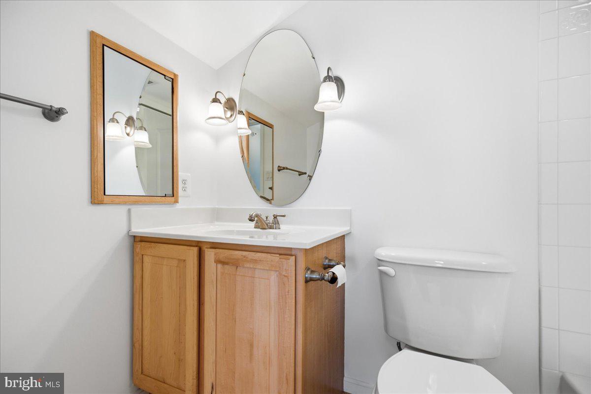 OYSTER BAY CONDOMINIUMS - Residential