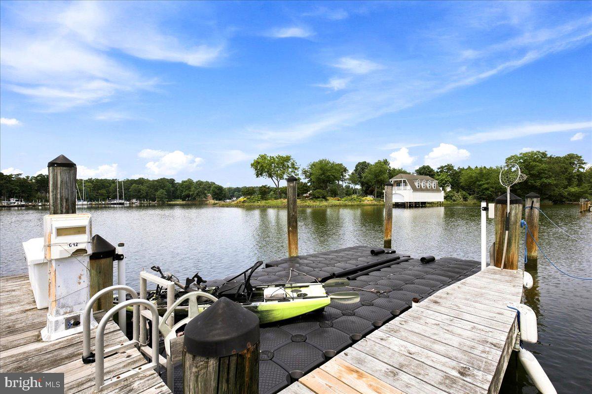 OYSTER BAY CONDOMINIUMS - Residential