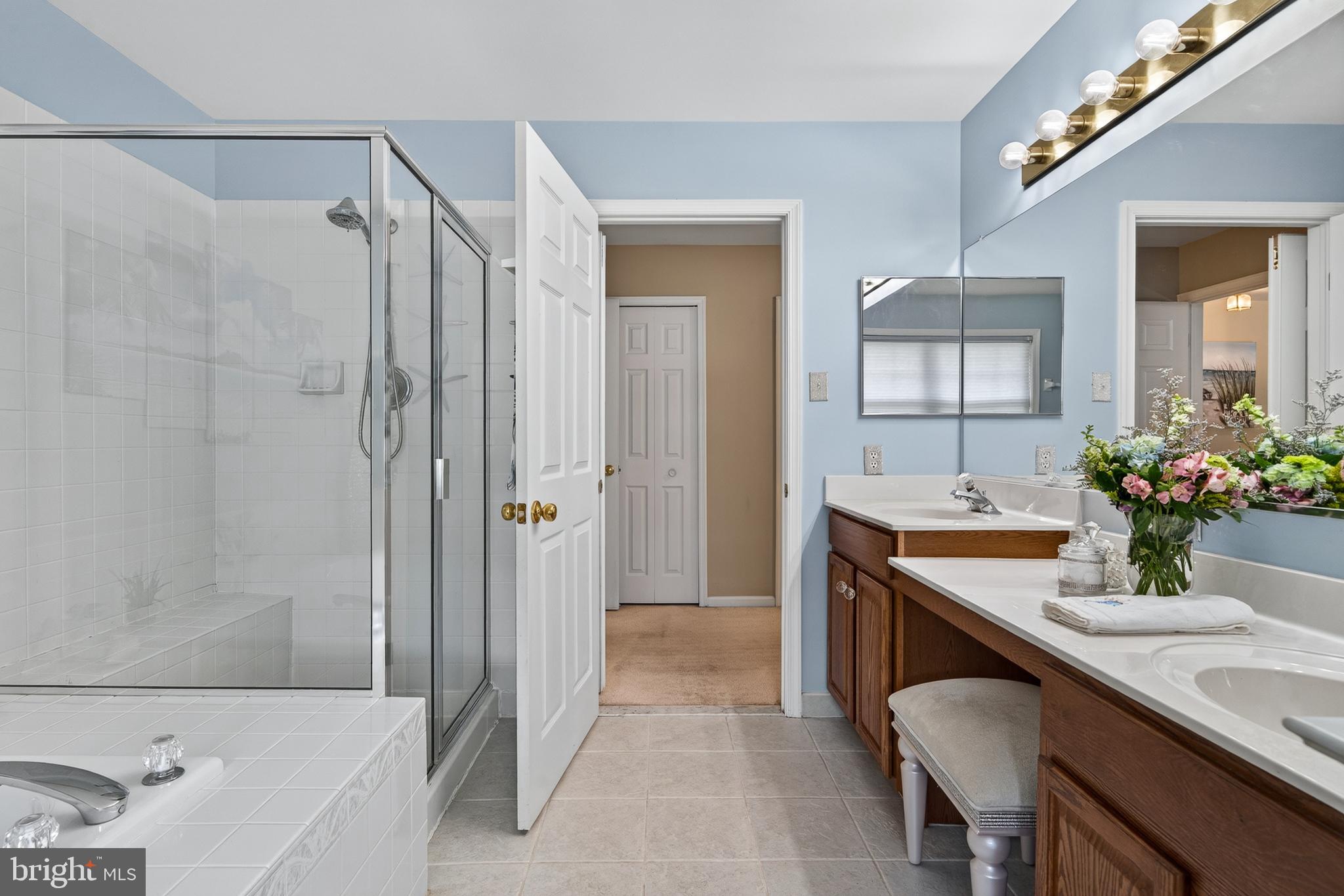 COUNTRY RIDGE - Residential