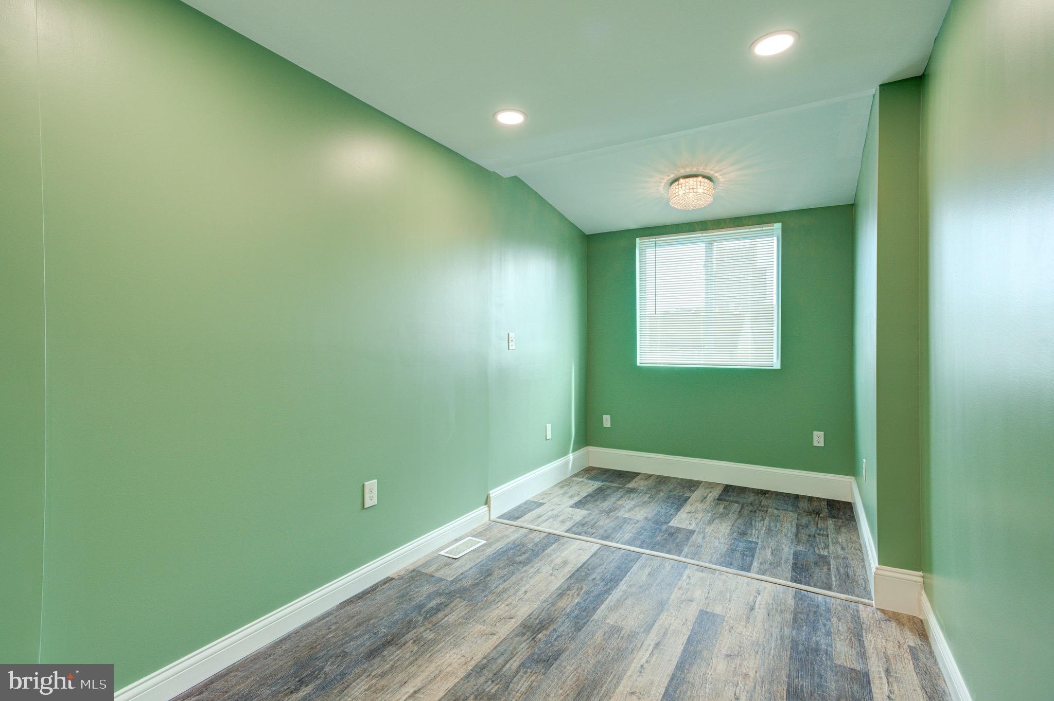 KENSINGTON - Residential
