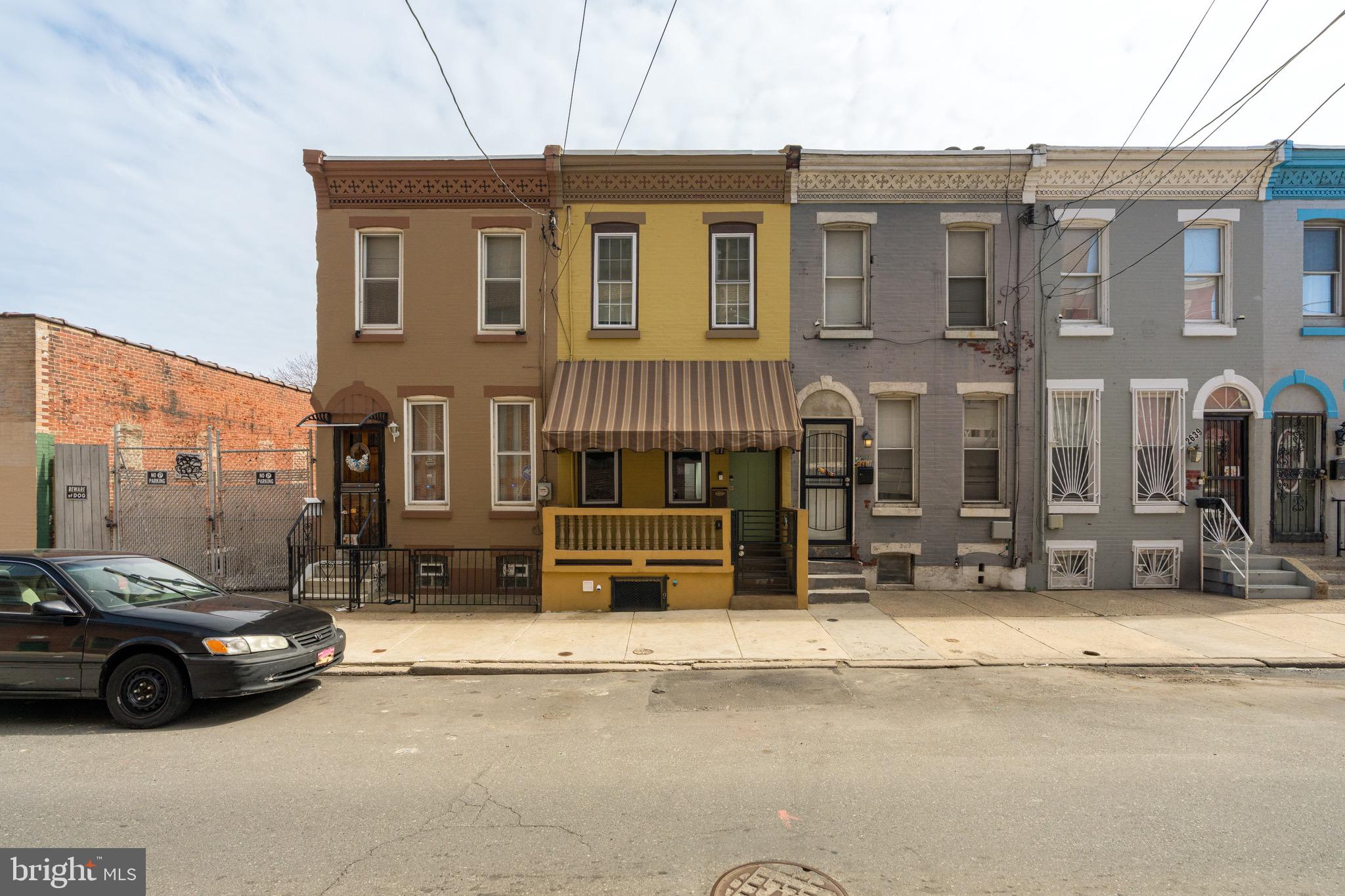 Fully renovated, turnkey 2BR, 1.5BA home in West Kensington with approx. 872 SF. Features include exposed brick walls, recessed lighting, updated finishes throughout, first-floor powder room, and an upstairs full bath with dual sinks and mirrors. One bedroom offers a large walk-in closet. Move-in ready and renovated top to bottom.
Conveniently located in West Kensington, you’ll enjoy easy access to major commuter routes, neighborhood dining, and the energy of nearby Fishtown and Northern Liberties.