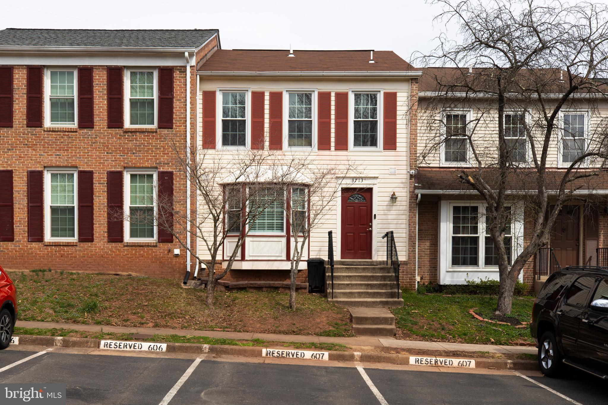 Beautifully renovated townhome ! New are the stainless steel appliances in the sunlit kitchen that walks out to the spacious deck.  Stylish and spacious throughout! Light and airy three bedroom, three full bath/one half bath townhouse in highly sought-after Foxfield Community. The main level features a generously-sized kitchen with  upgraded appliances and lots of gathering space/living area. Upstairs features three nicely-sized bedrooms with renovated bathrooms. The basement level is fully finished with upgraded full bathroom. The outdoor balcony backs up to green space and there are two reserved parking spots right up front. Commuter’s dream right near FFX Co Parkway, 50 and the new 66 toll lanes right near Fair Oaks - set squarely in a solid FCPS school pyramid (Chantilly HS/Franklin MS/Lee’s Corner ES).