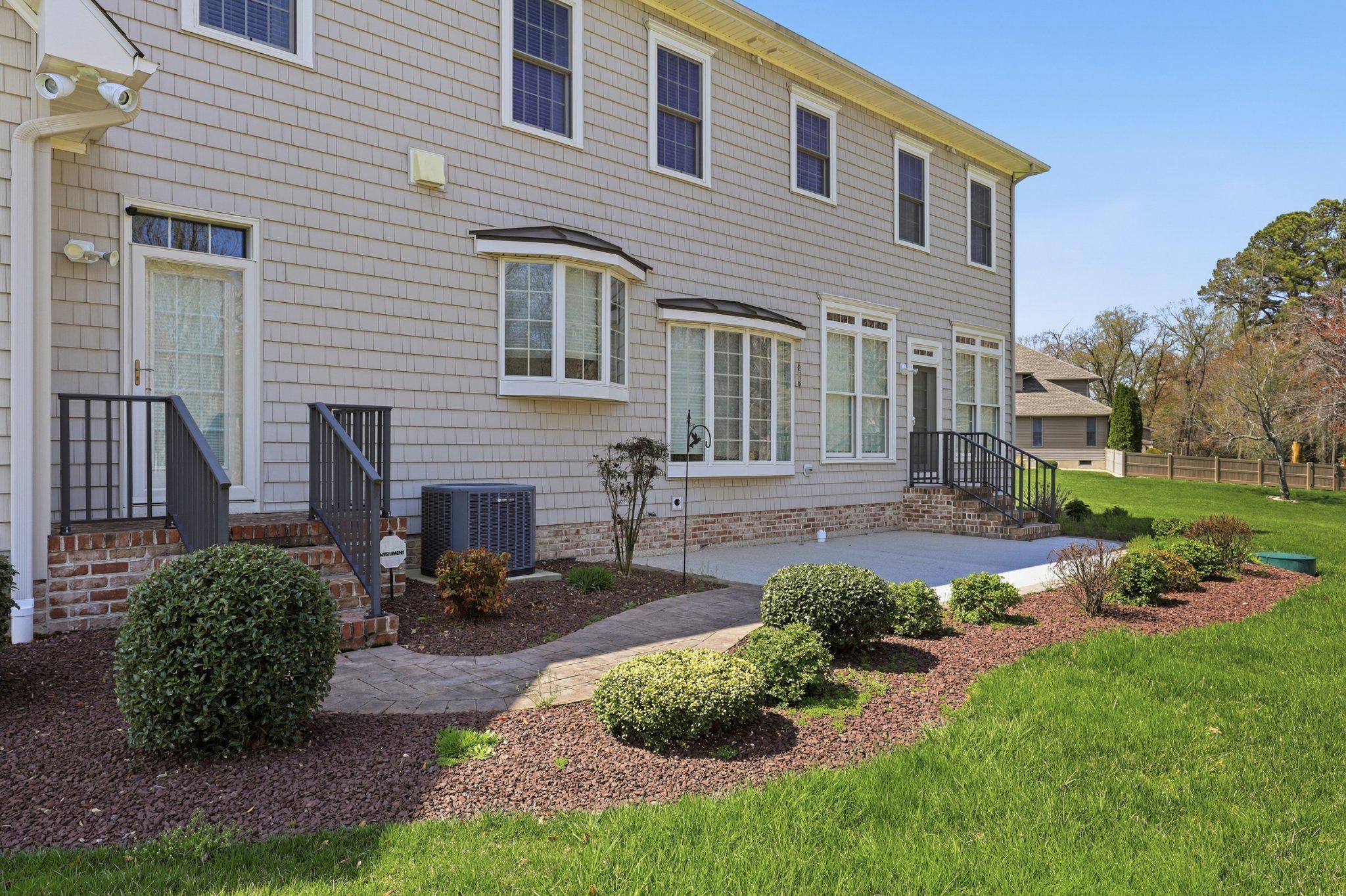 HAVEN LAKE ESTS - Residential