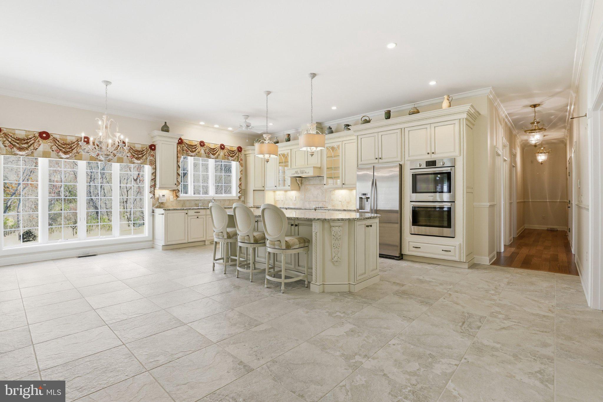 HAVEN LAKE ESTS - Residential