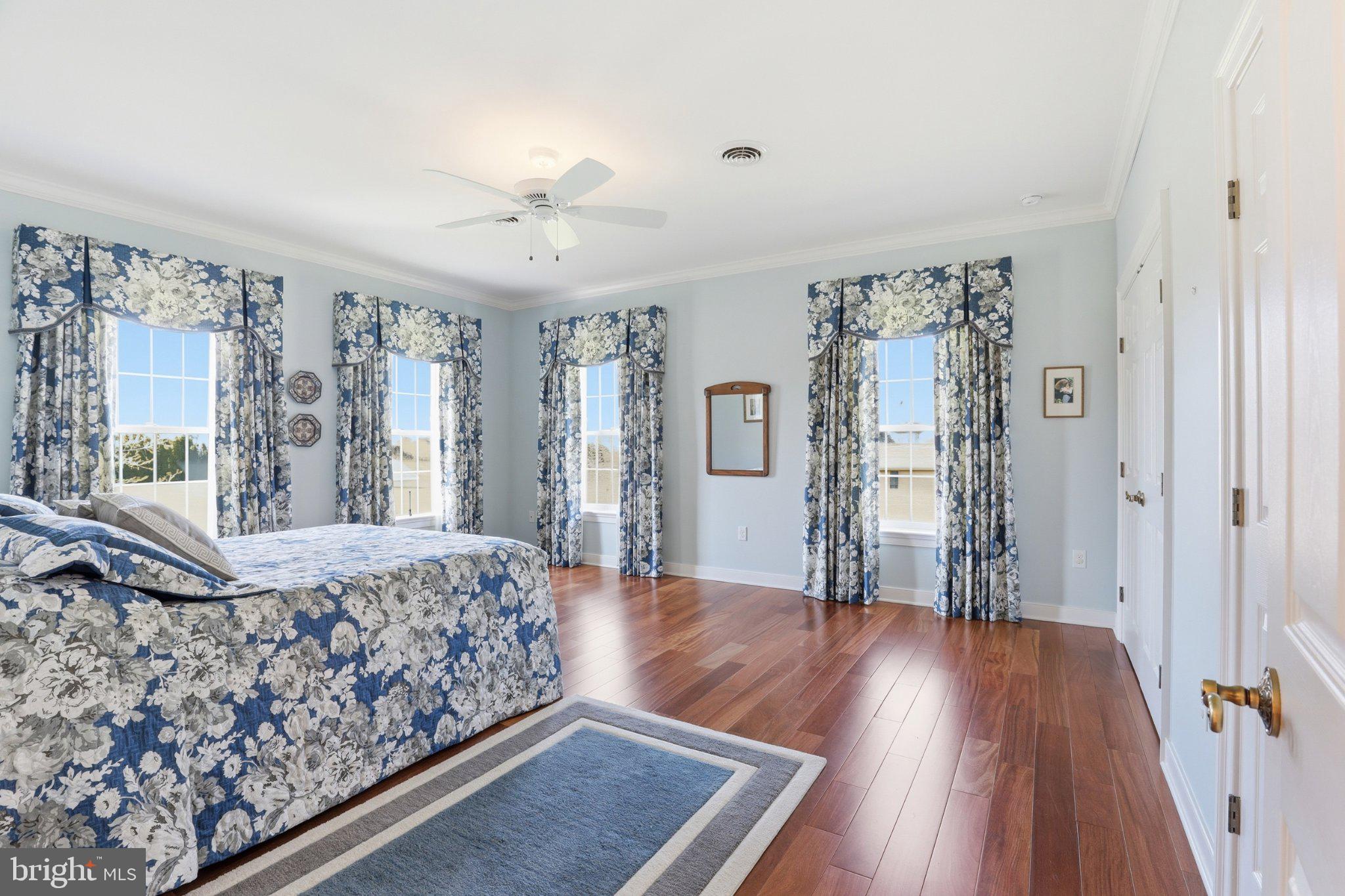 HAVEN LAKE ESTS - Residential