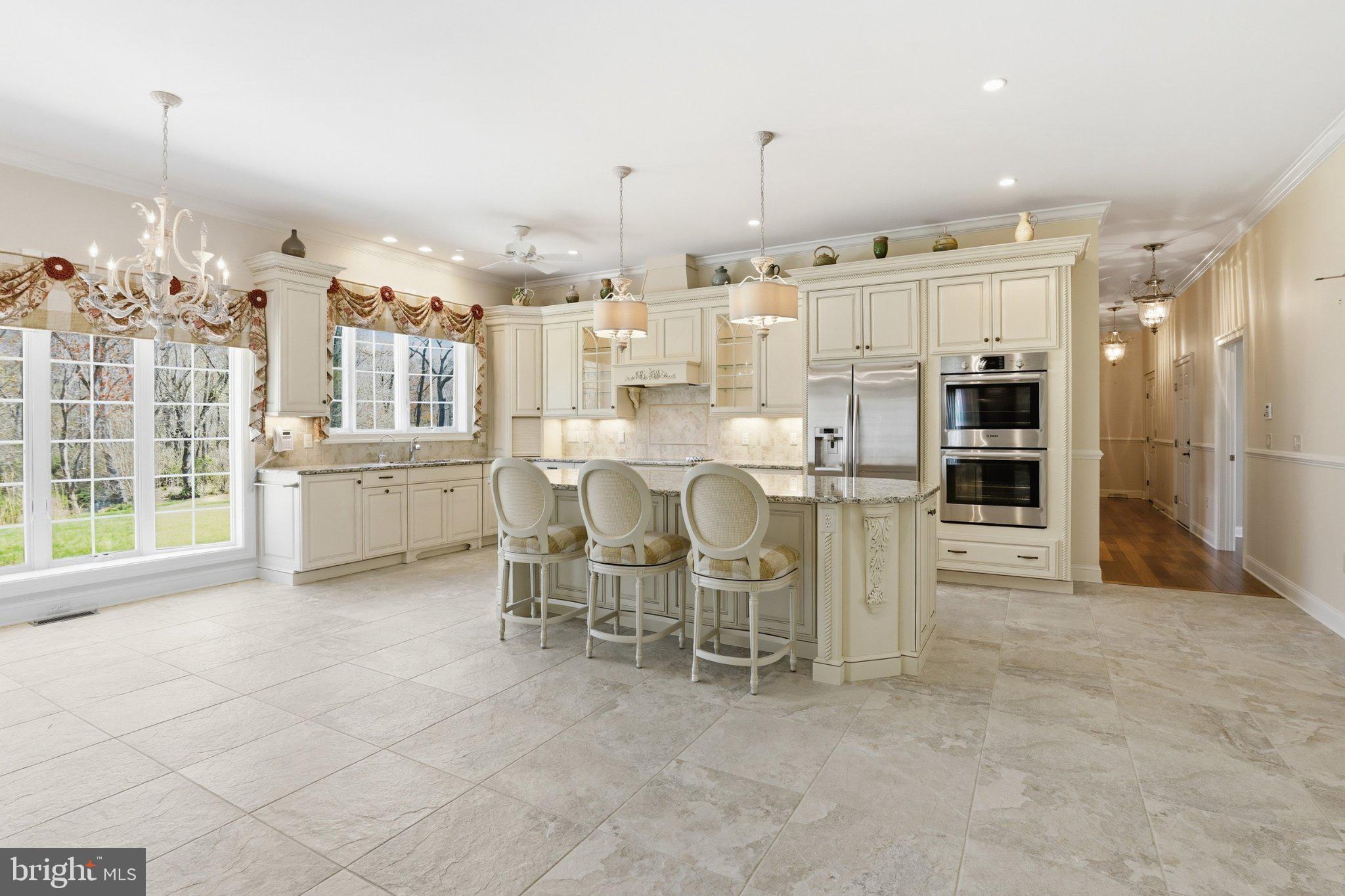 HAVEN LAKE ESTS - Residential