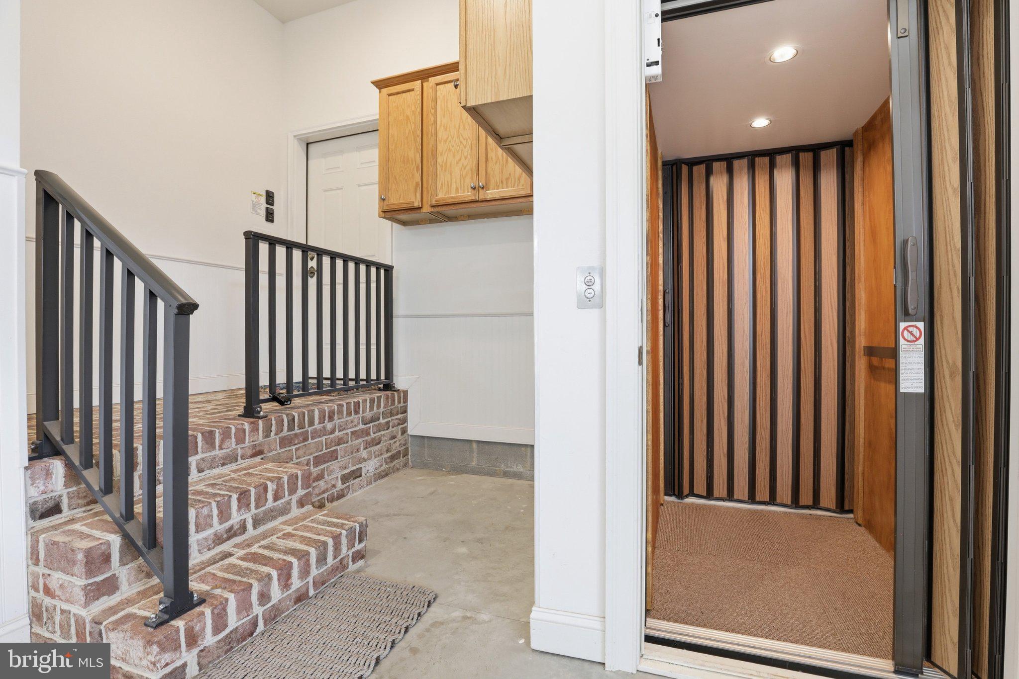 HAVEN LAKE ESTS - Residential