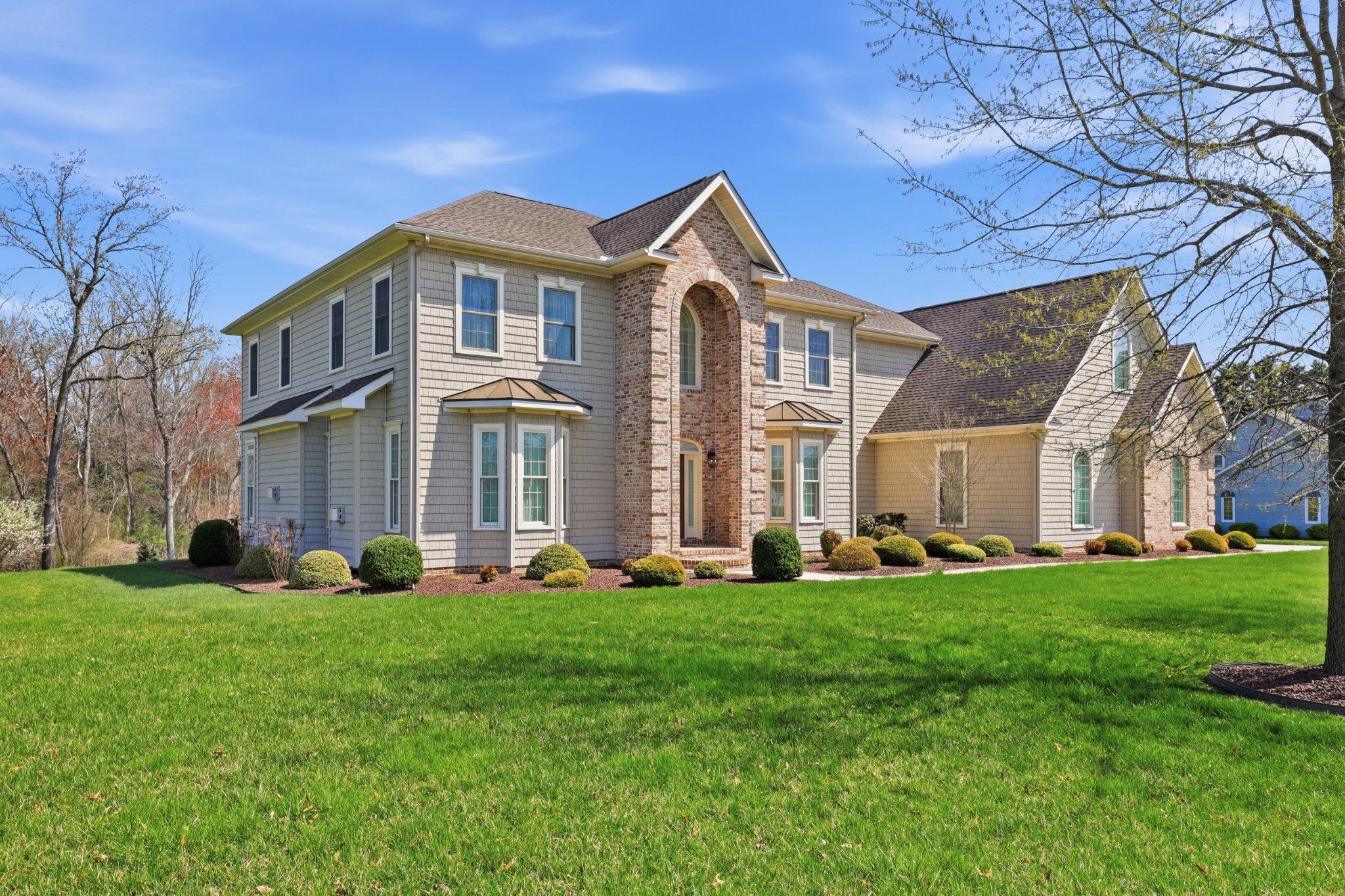 HAVEN LAKE ESTS - Residential