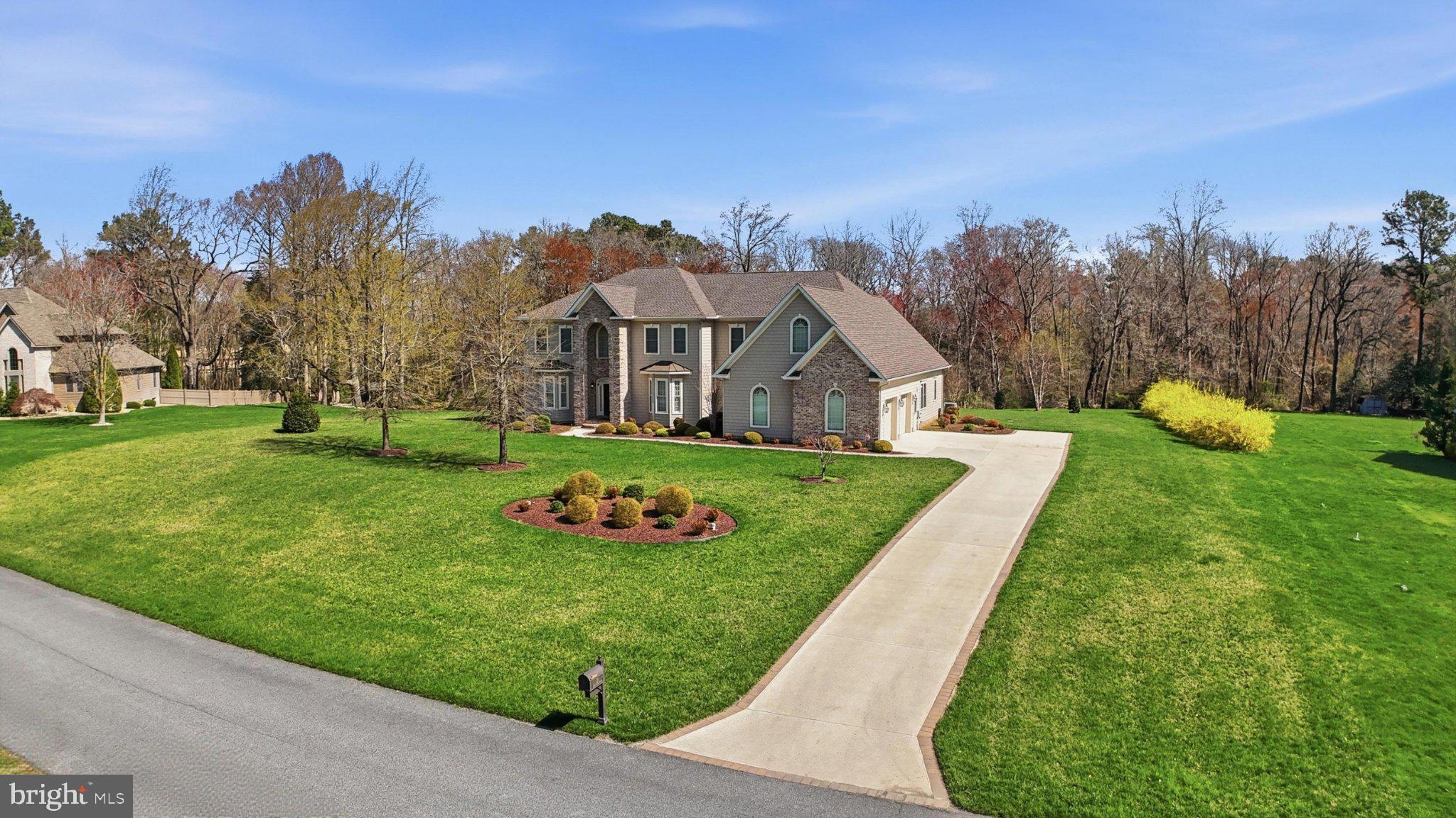 HAVEN LAKE ESTS - Residential