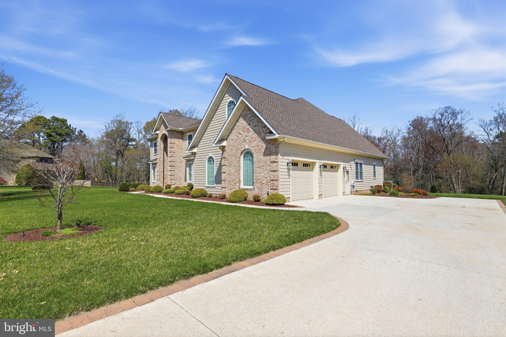 HAVEN LAKE ESTS - Residential