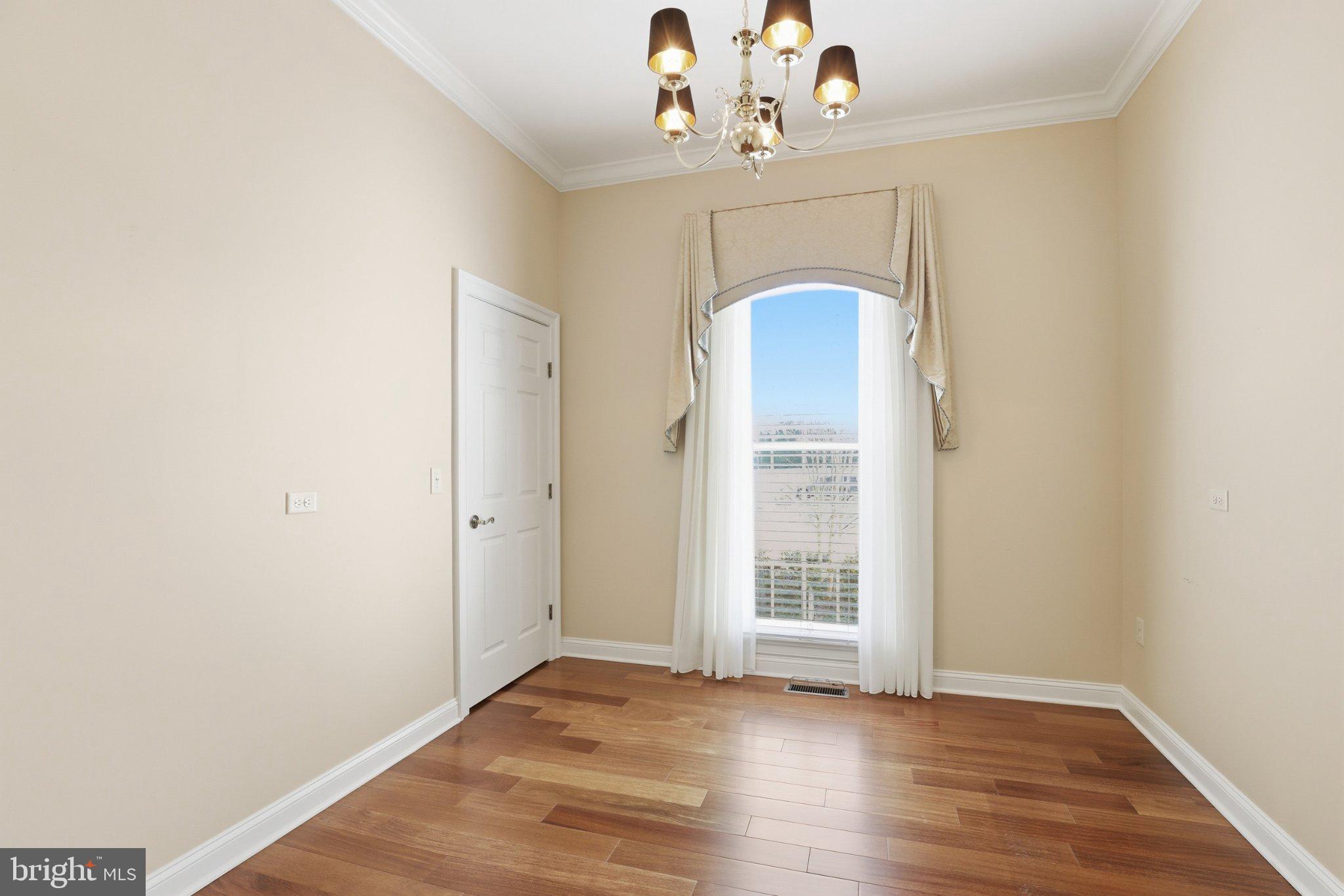 HAVEN LAKE ESTS - Residential