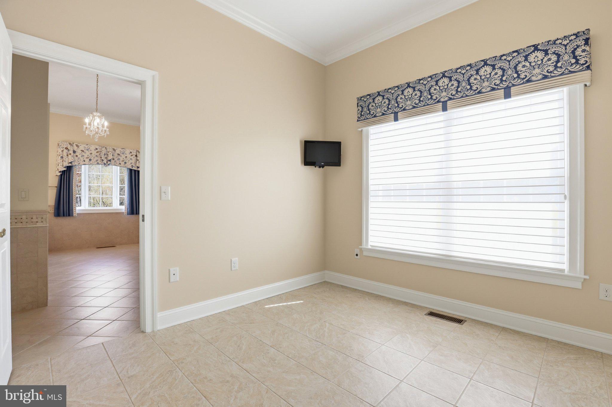 HAVEN LAKE ESTS - Residential