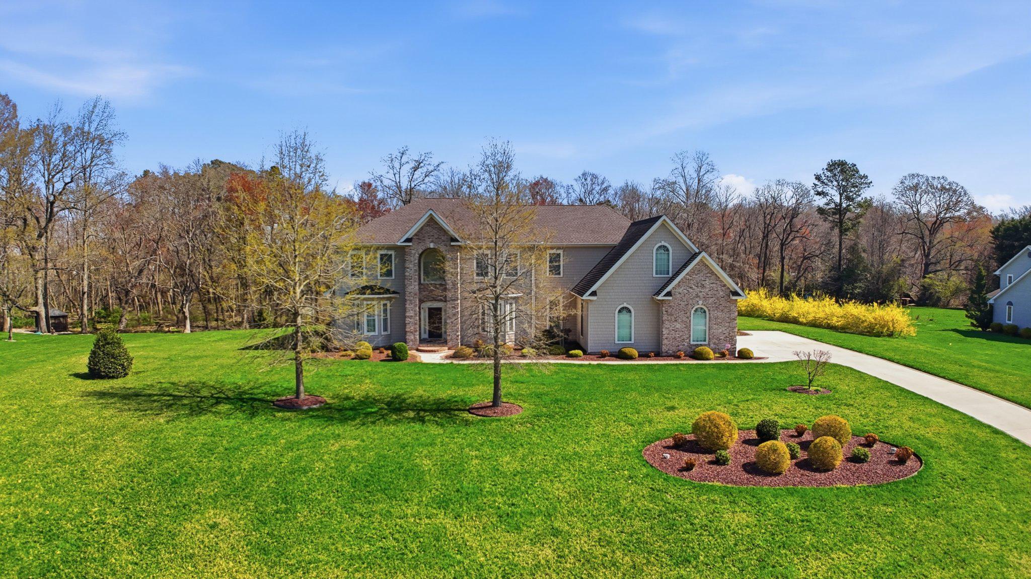 HAVEN LAKE ESTS - Residential