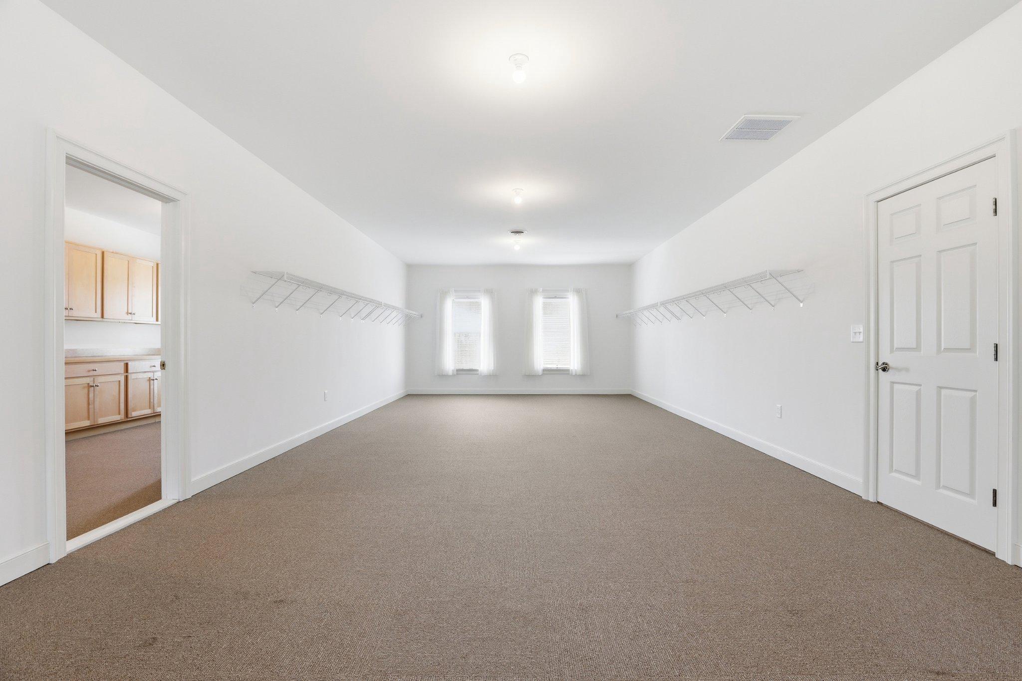 HAVEN LAKE ESTS - Residential