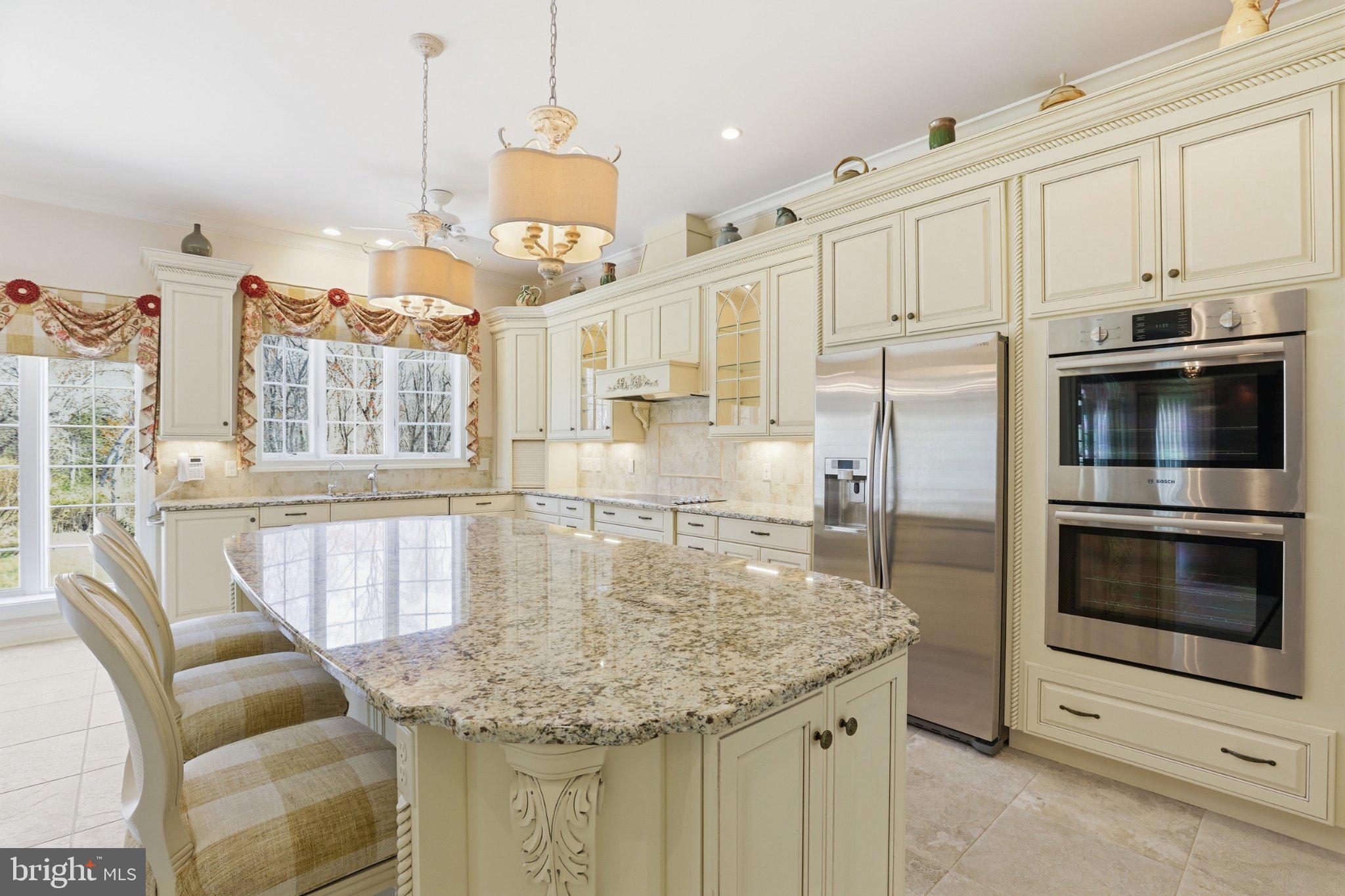 HAVEN LAKE ESTS - Residential