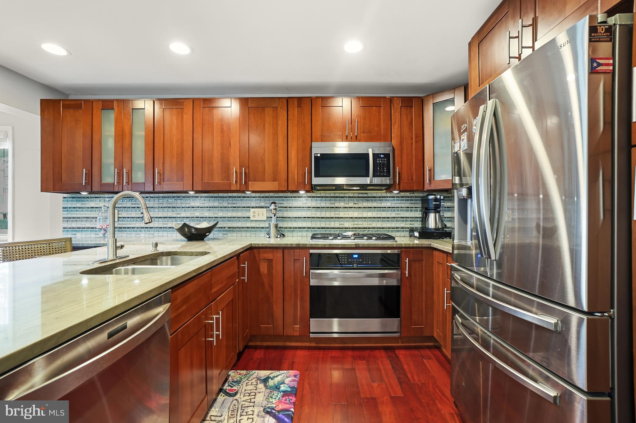 HIGHLAND HALL - Residential