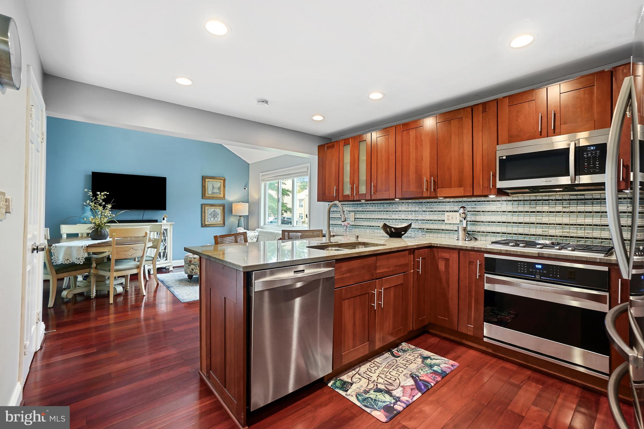 HIGHLAND HALL - Residential