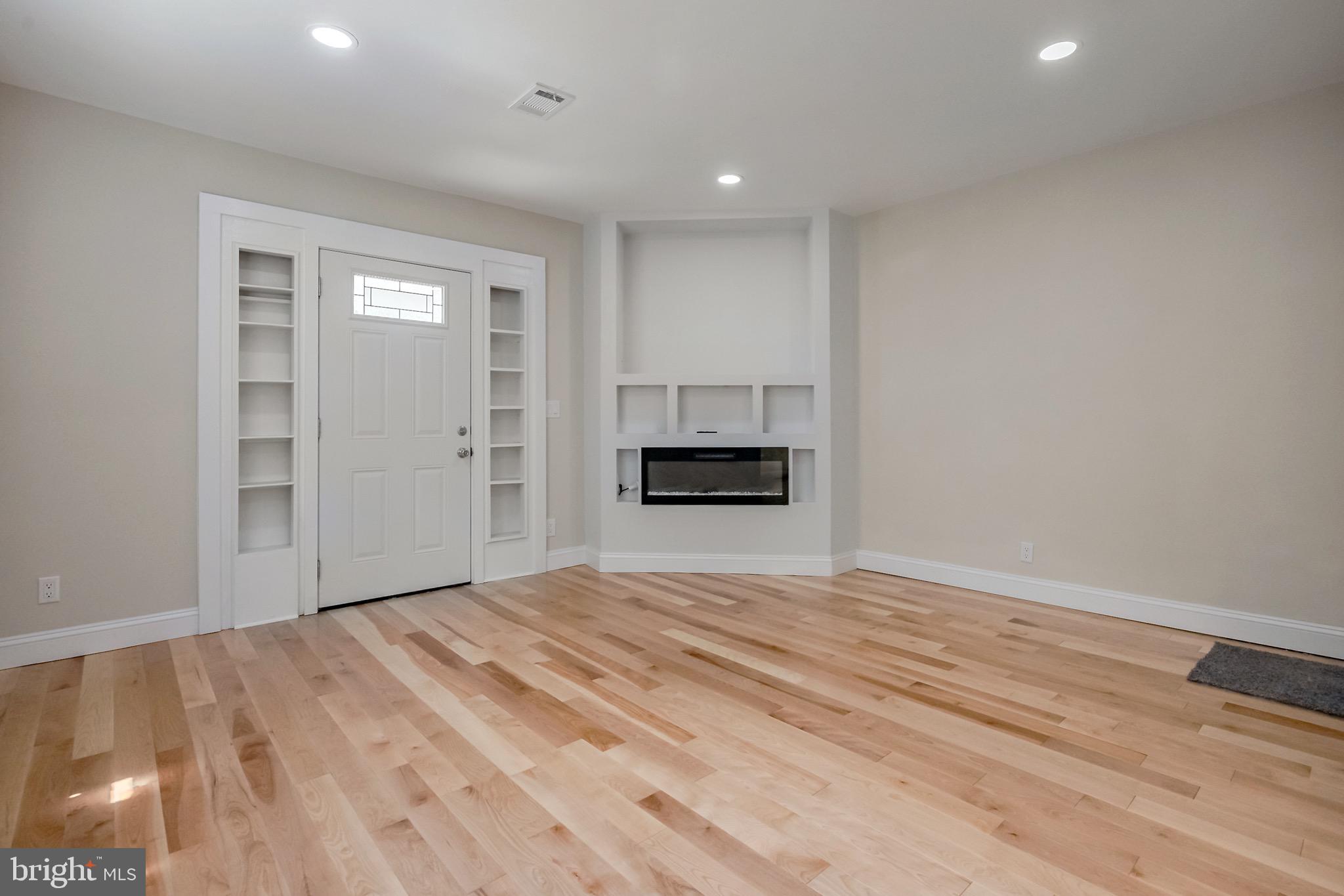 KIRKLAND - Residential
