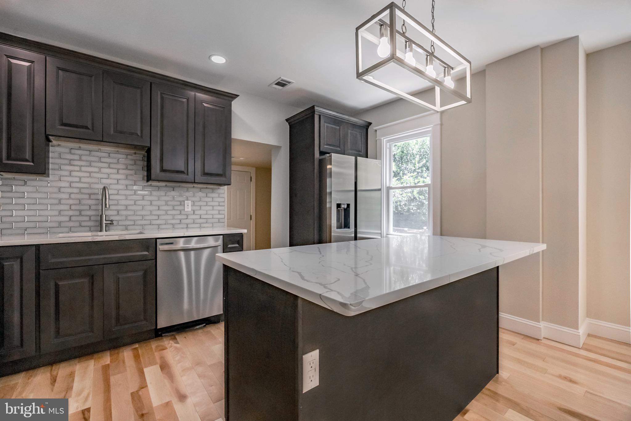KIRKLAND - Residential