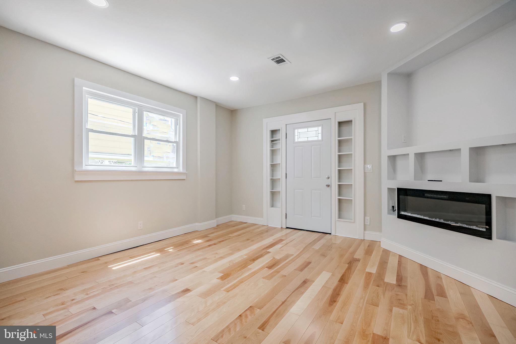 KIRKLAND - Residential