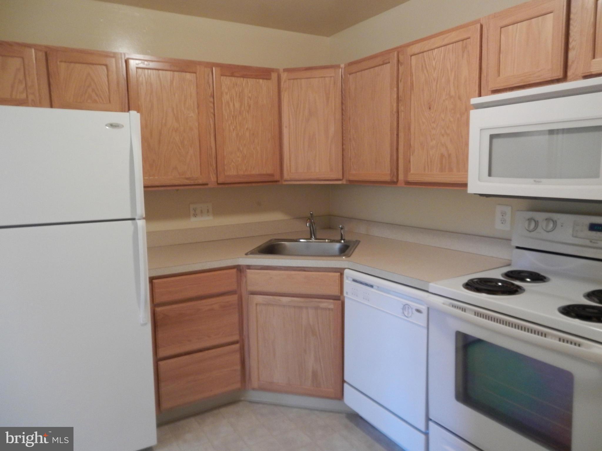 HICKORY HILLS CONDOMINIUMS - Residential Lease
