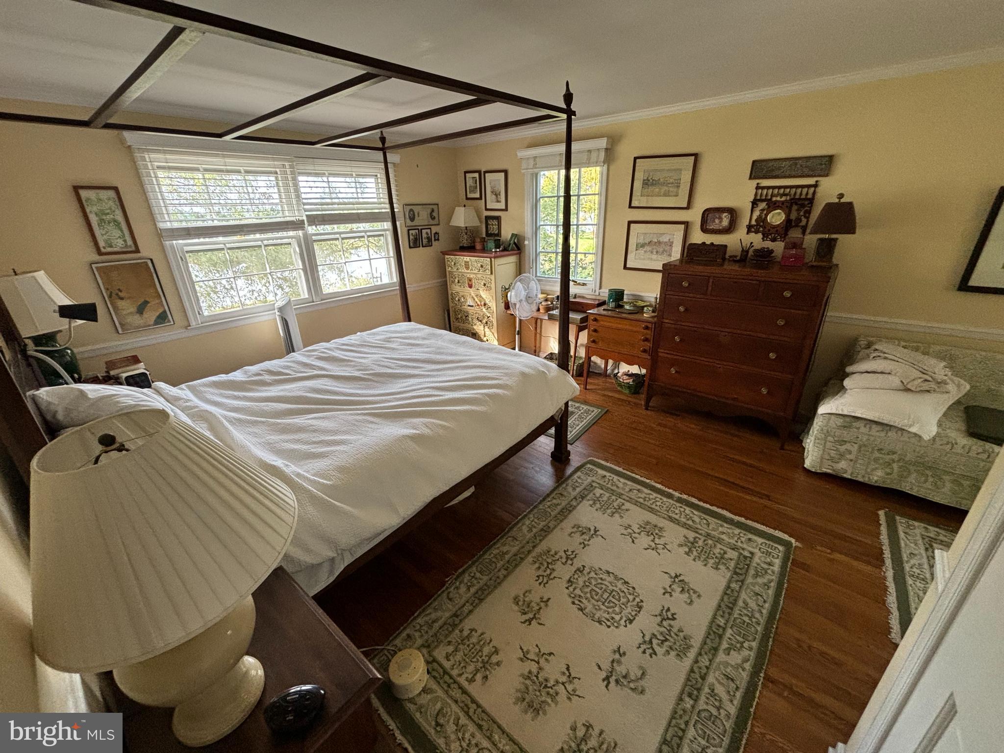 BAILEYS NECK - Residential