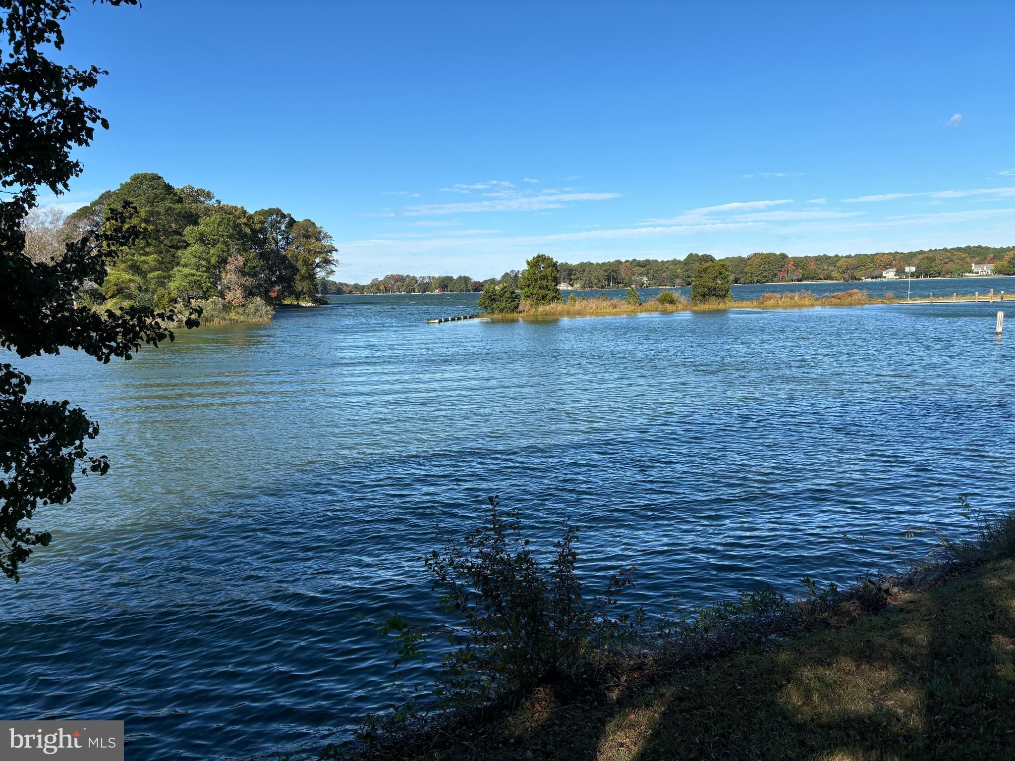 BAILEYS NECK - Residential