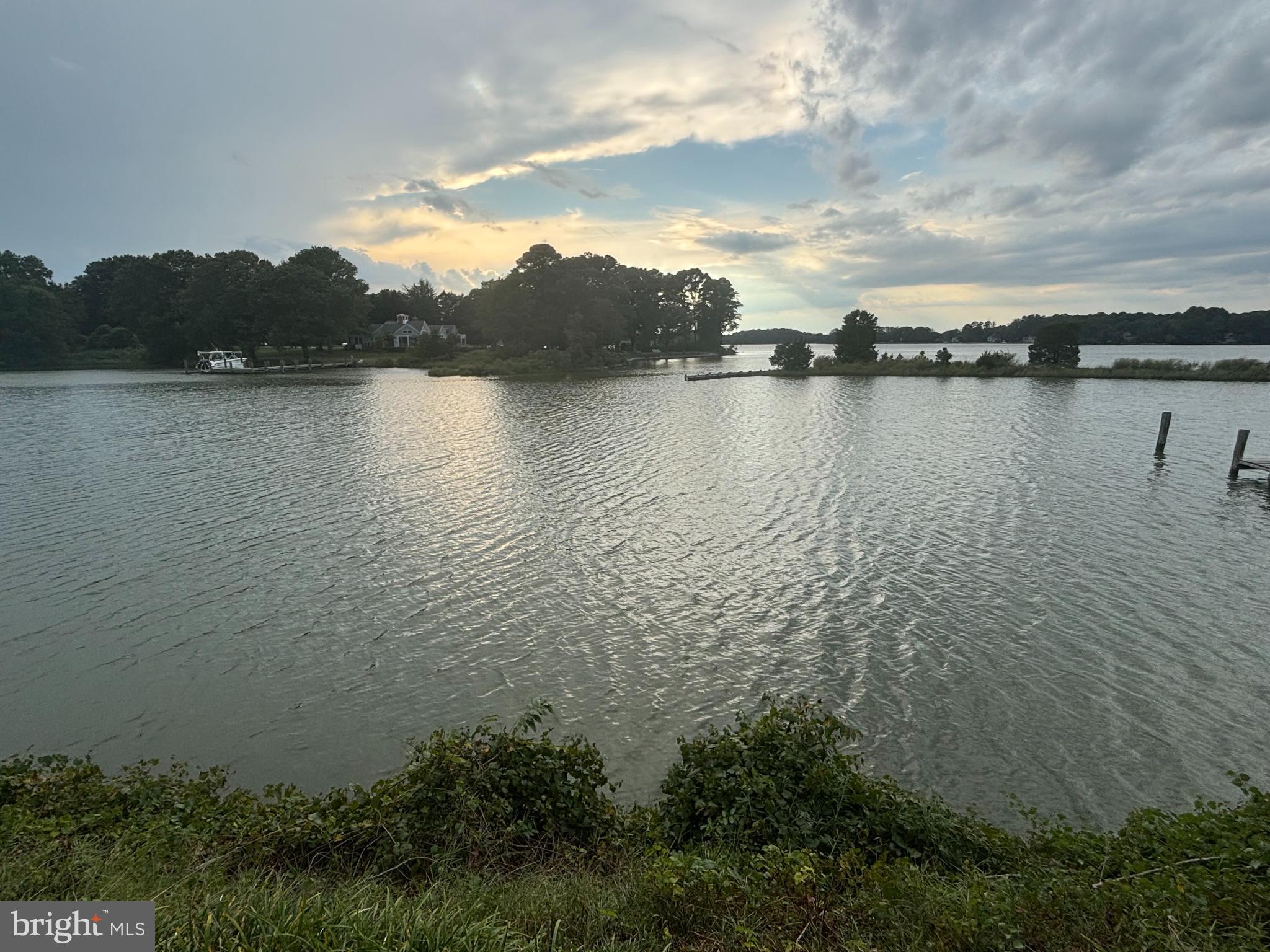 BAILEYS NECK - Residential