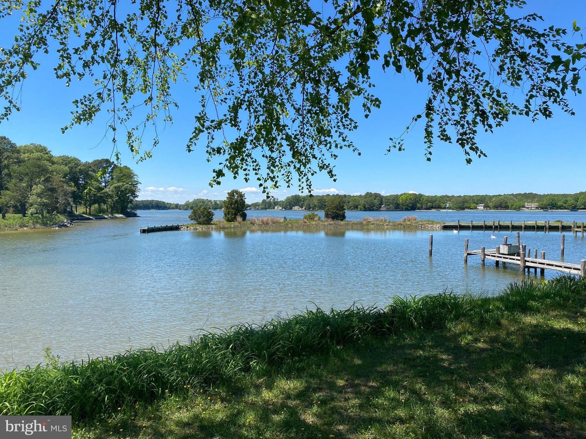 BAILEYS NECK - Residential