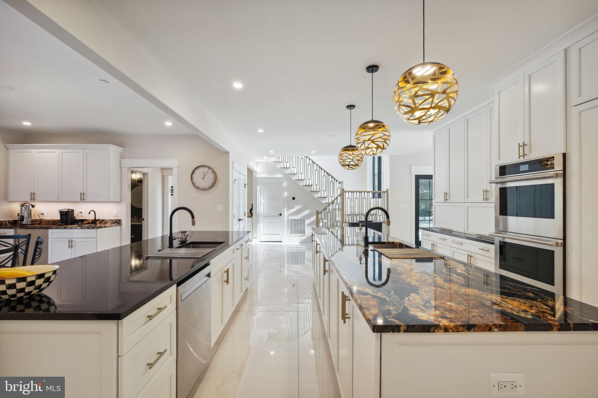 LUXMANOR - Residential