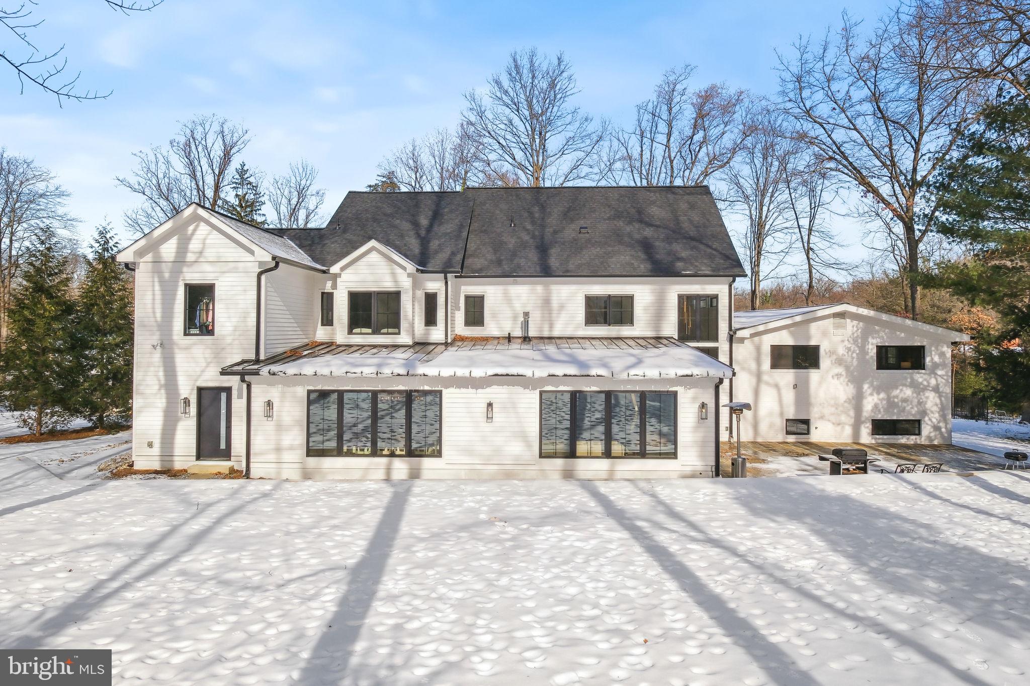 LUXMANOR - Residential