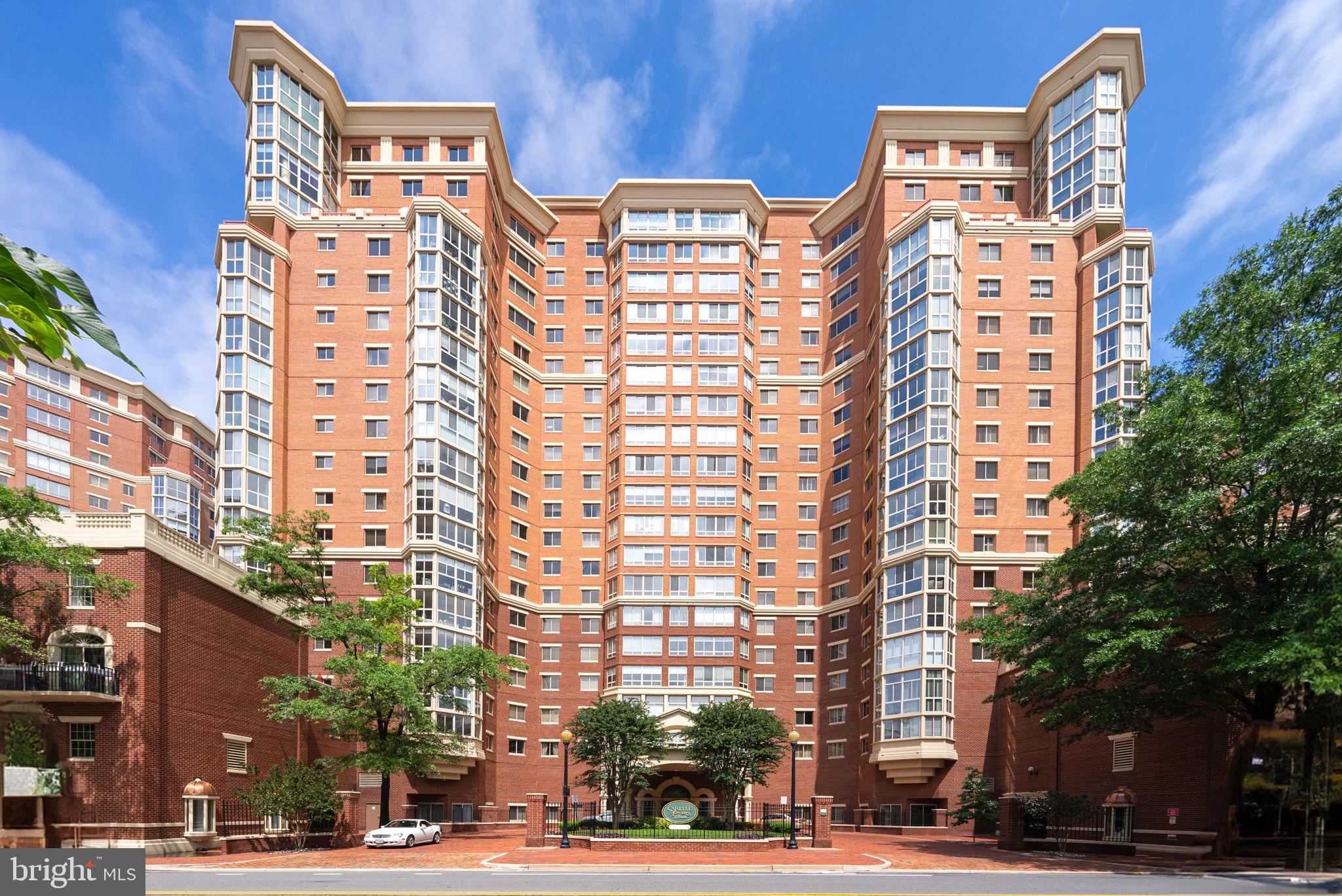 CARLYLE TOWERS CONDOMINIUM - Residential