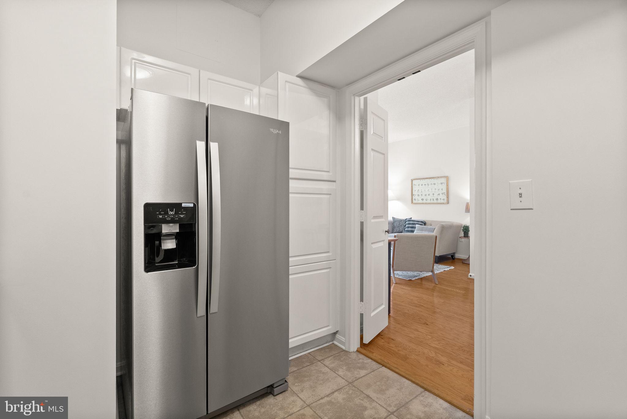 CARLYLE TOWERS CONDOMINIUM - Residential