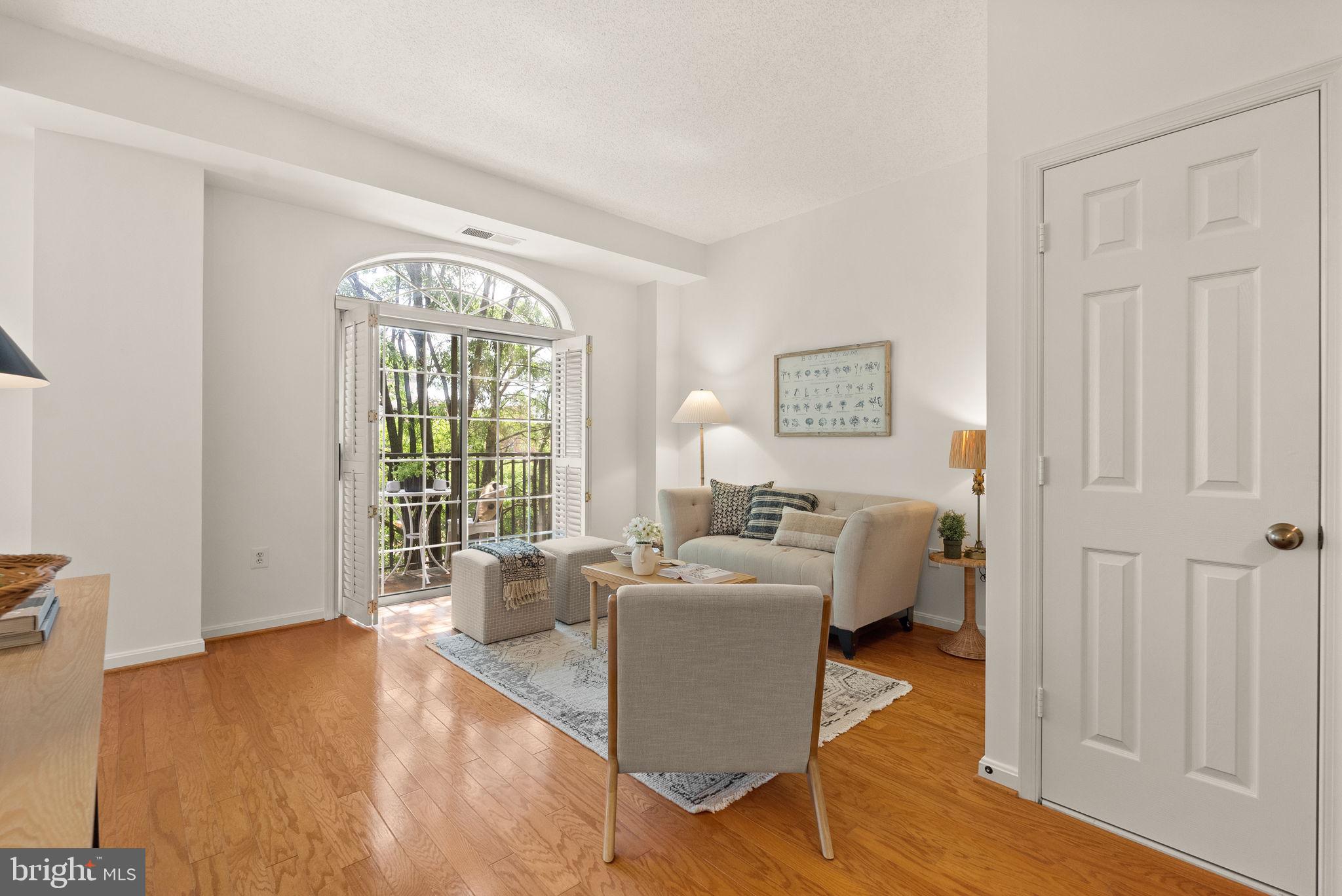 CARLYLE TOWERS CONDOMINIUM - Residential