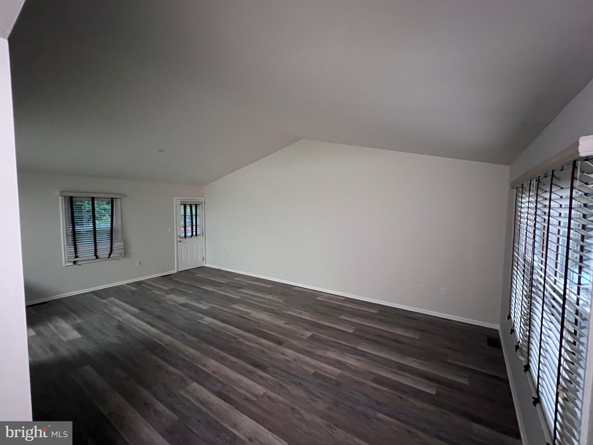 THE PINES - Residential