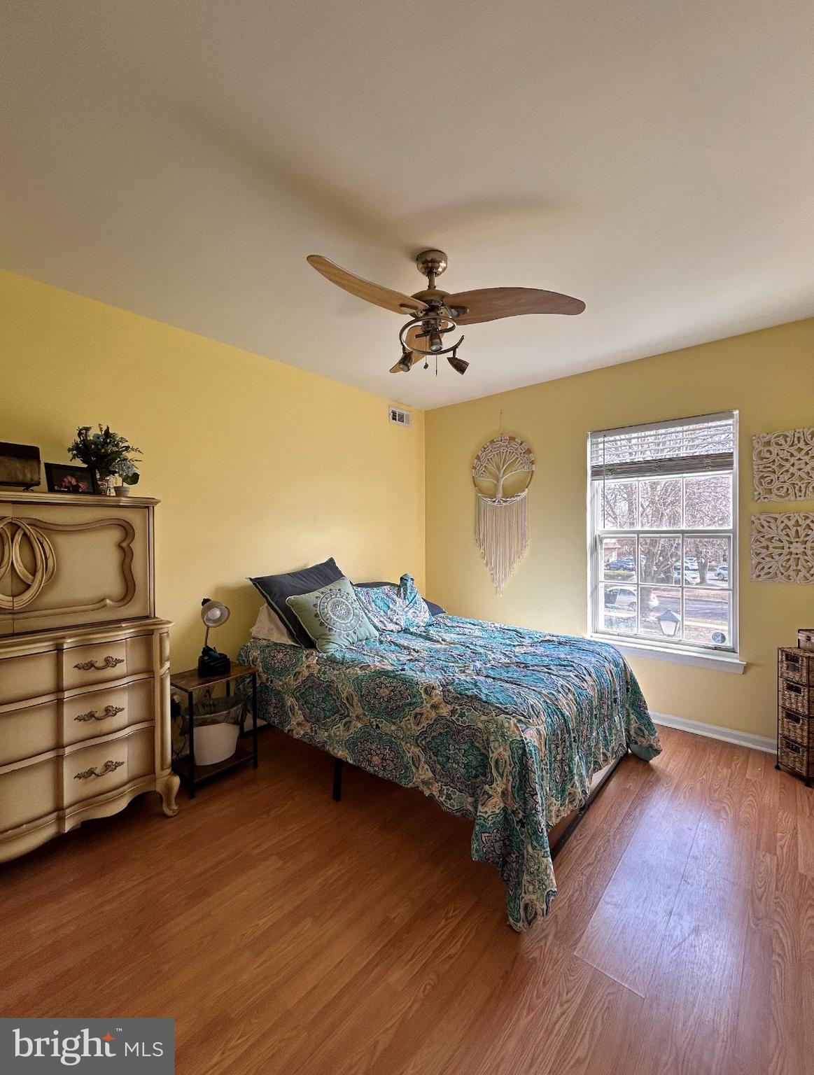 SAW MILL VALLEY - Residential
