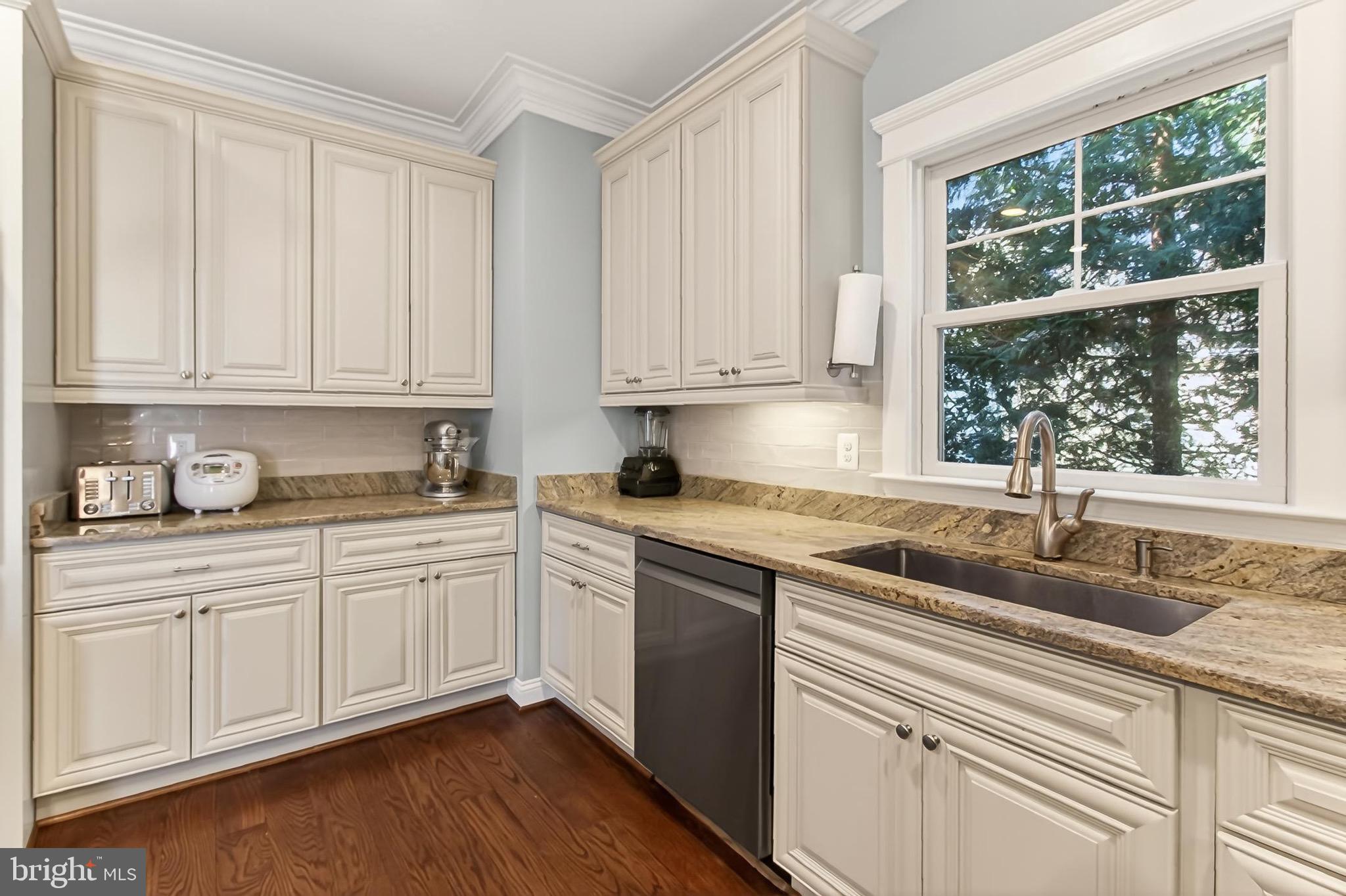 ELLISON HEIGHTS - Residential