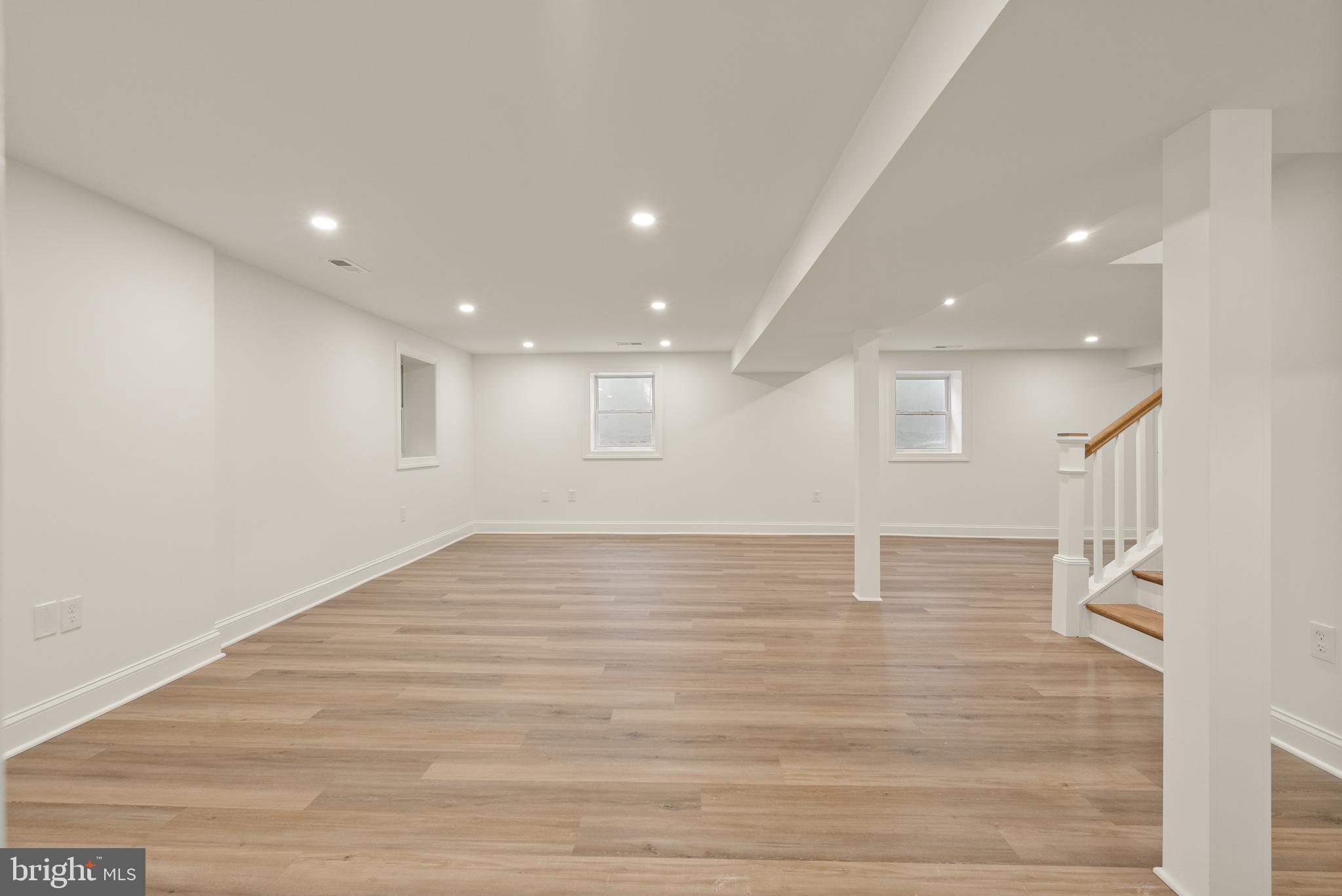 OVER LEE KNOLLS - Residential