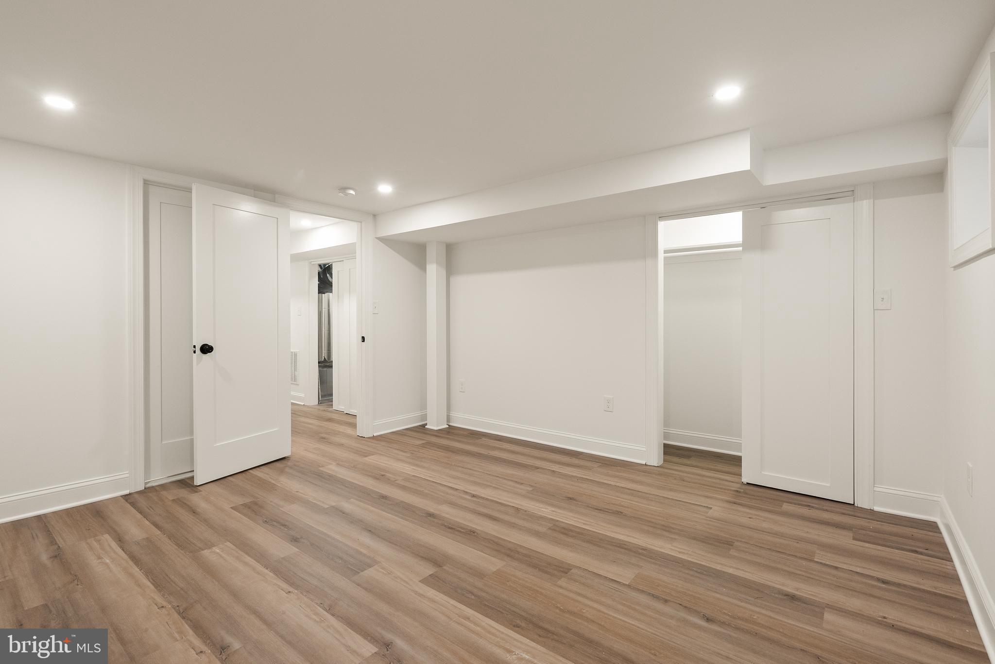 OVER LEE KNOLLS - Residential