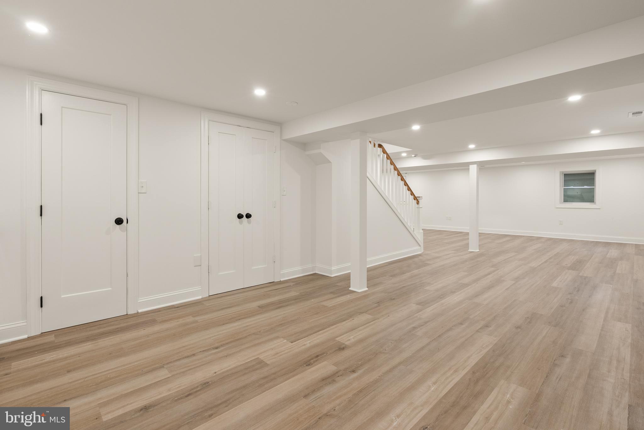 OVER LEE KNOLLS - Residential